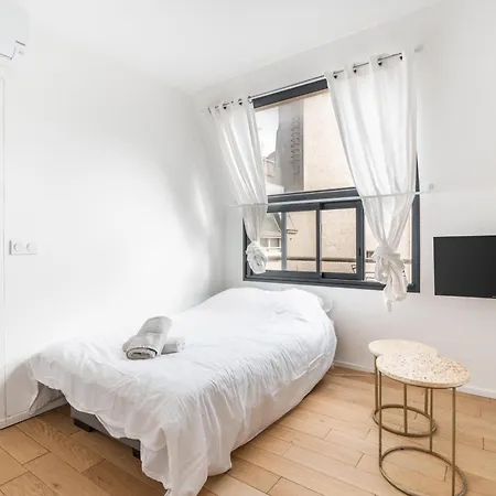 A Cosy Near Trocadero *