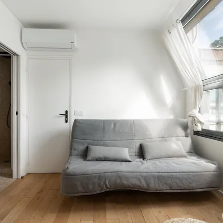 A Cosy Near Trocadero